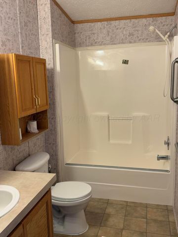 1046 S Farley Street, Pampa, TX 79065