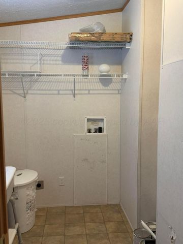 1046 S Farley Street, Pampa, TX 79065