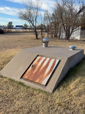 1046 S Farley Street, Pampa, TX 79065