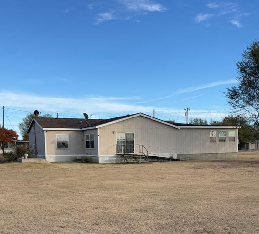 1046 S Farley Street, Pampa, TX 79065