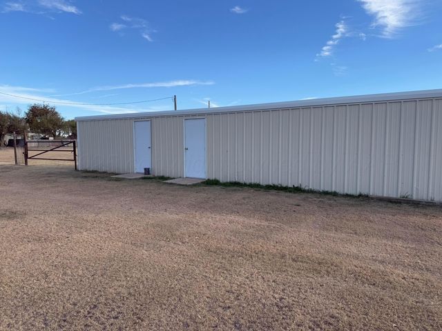 1046 S Farley Street, Pampa, TX 79065