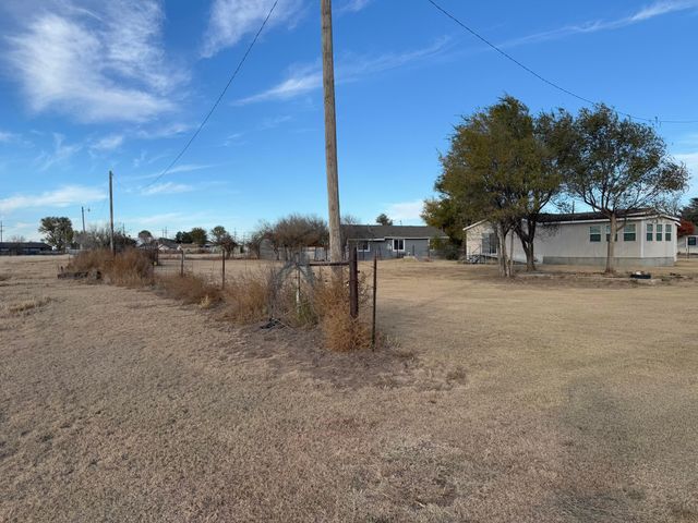 1046 S Farley Street, Pampa, TX 79065