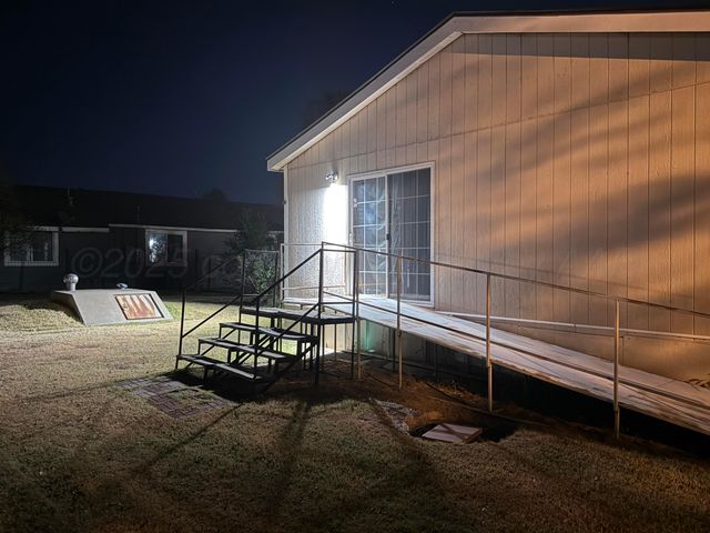 1046 S Farley Street, Pampa, TX 79065