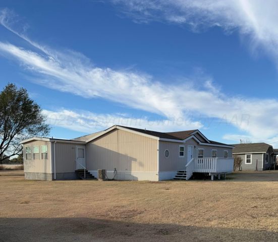 1046 S Farley Street, Pampa, TX 79065