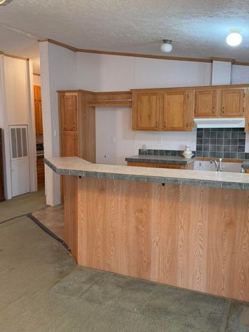 1046 S Farley Street, Pampa, TX 79065