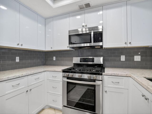 41715 Woodhaven Drive W, Palm Desert, CA 92211
