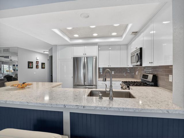 41715 Woodhaven Drive W, Palm Desert, CA 92211