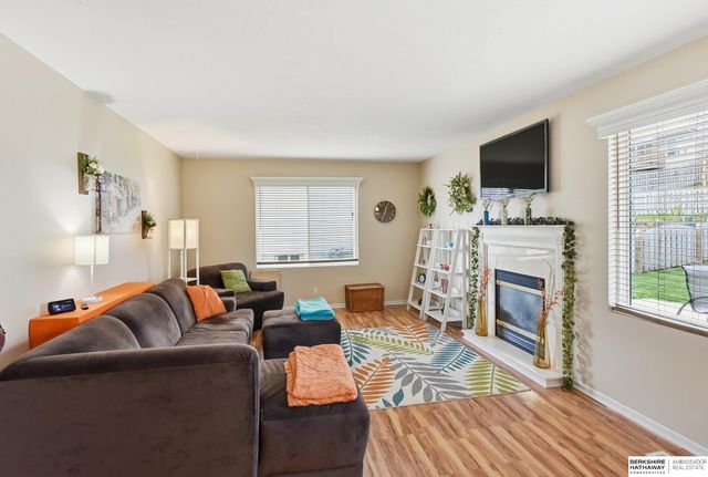 5716 S 158th Street, Omaha, NE 68135