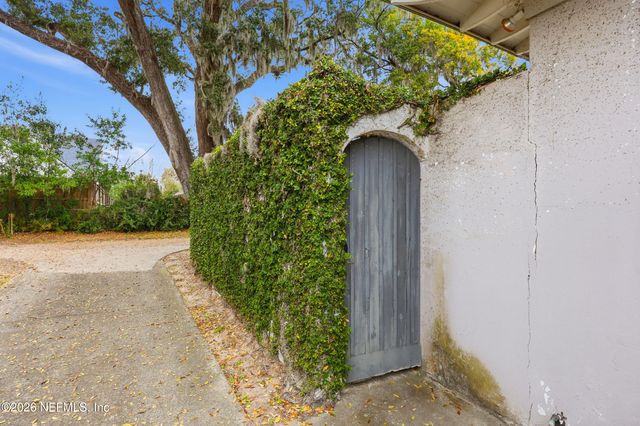 4014 BARCELONA Avenue, Jacksonville, FL 32207