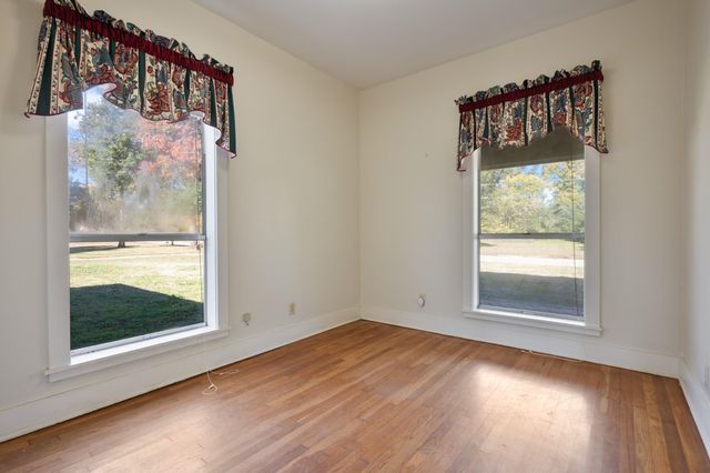 141 S Grace Street, Crockett, TX 75835
