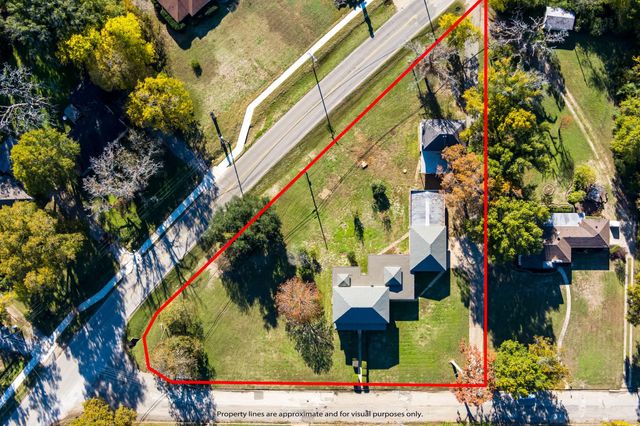 141 S Grace Street, Crockett, TX 75835