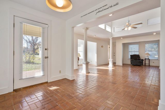 141 S Grace Street, Crockett, TX 75835