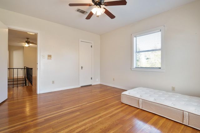 141 S Grace Street, Crockett, TX 75835