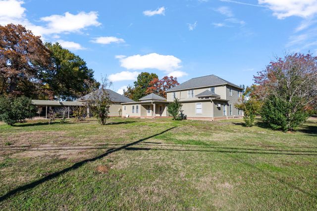 141 S Grace Street, Crockett, TX 75835