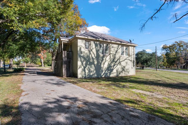 141 S Grace Street, Crockett, TX 75835