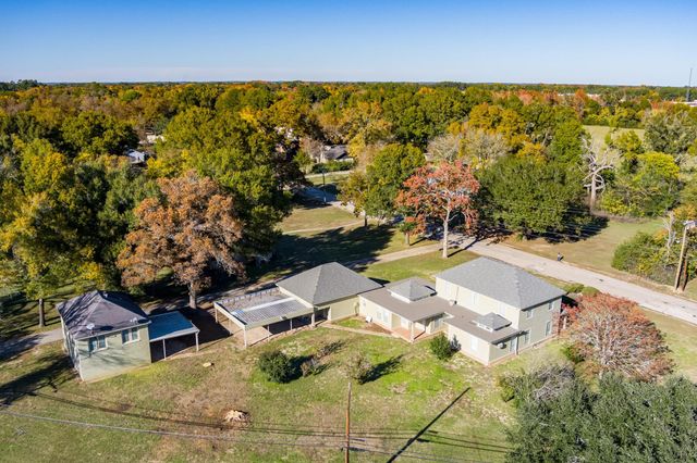 141 S Grace Street, Crockett, TX 75835
