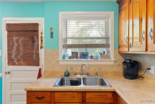 7143 Cherry Ln, Mechanicsville, VA 23111