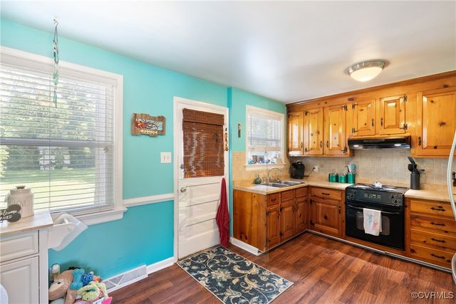 7143 Cherry Ln, Mechanicsville, VA 23111