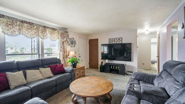 3676 W 4700 S, Roy, UT 84067