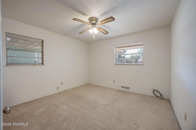 1011 Cedardale Drive, Las Cruces, NM 88005