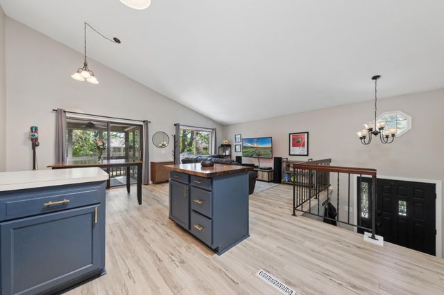 13746 84th Place N, Maple Grove, MN 55369