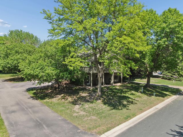 13746 84th Place N, Maple Grove, MN 55369