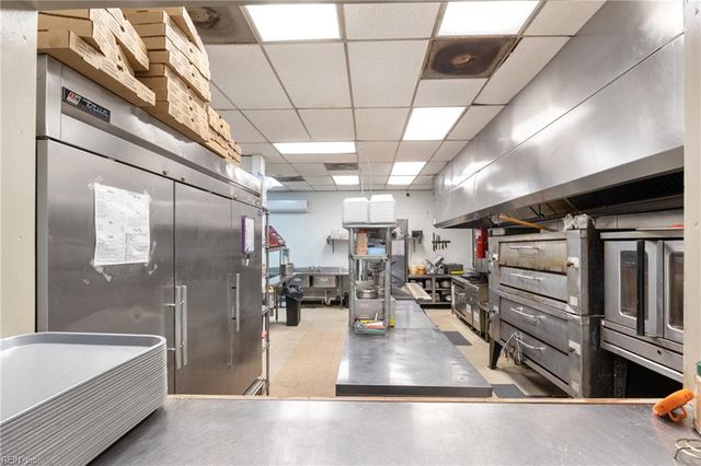 1215 George Washington Memorial HWY X, Yorktown, VA 23693
