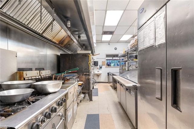1215 George Washington Memorial HWY X, Yorktown, VA 23693