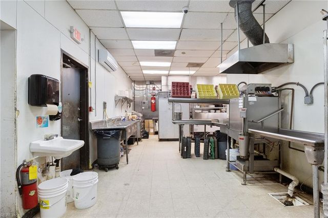 1215 George Washington Memorial HWY X, Yorktown, VA 23693