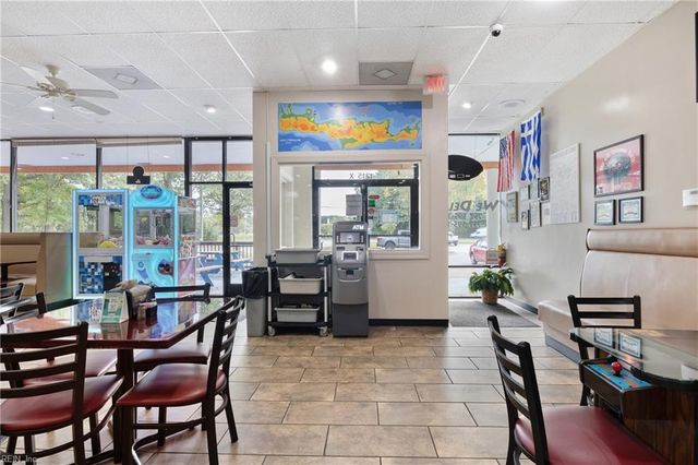1215 George Washington Memorial HWY X, Yorktown, VA 23693