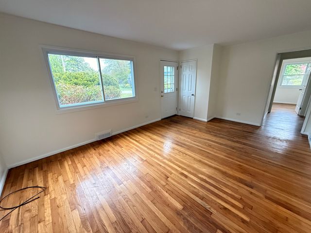 15 Woodbury Lane, Bedford, NH 03110