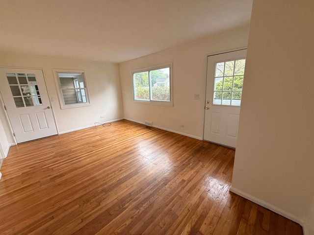 15 Woodbury Lane, Bedford, NH 03110