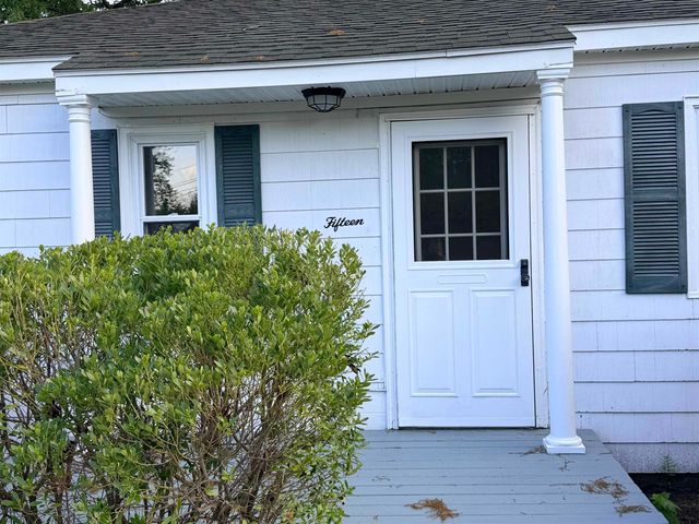 15 Woodbury Lane, Bedford, NH 03110