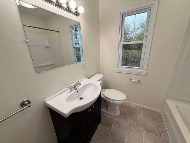 15 Woodbury Lane, Bedford, NH 03110