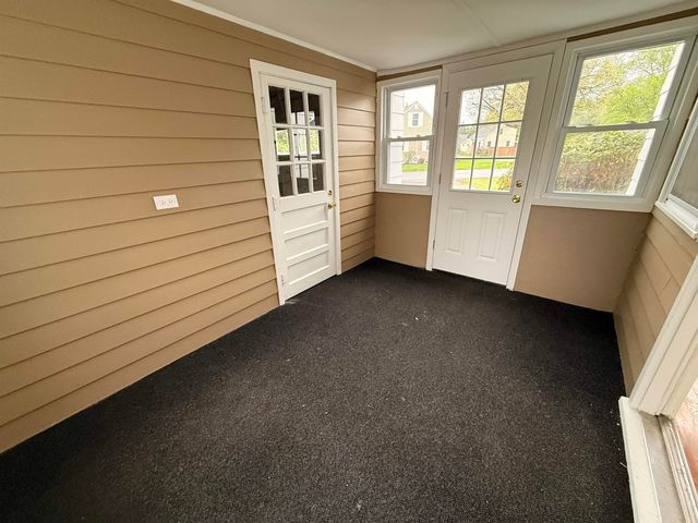 15 Woodbury Lane, Bedford, NH 03110