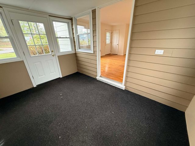 15 Woodbury Lane, Bedford, NH 03110