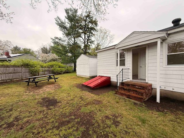 15 Woodbury Lane, Bedford, NH 03110