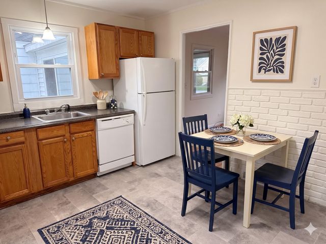 15 Woodbury Lane, Bedford, NH 03110