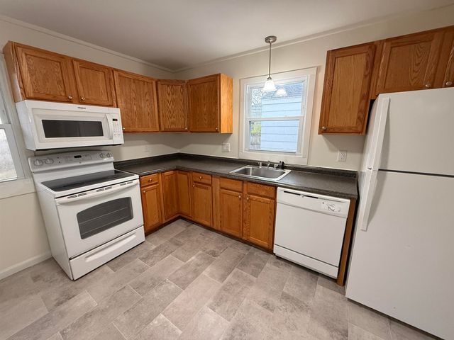 15 Woodbury Lane, Bedford, NH 03110