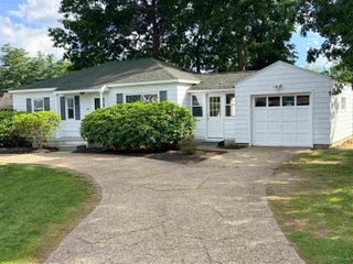 15 Woodbury Lane, Bedford, NH 03110