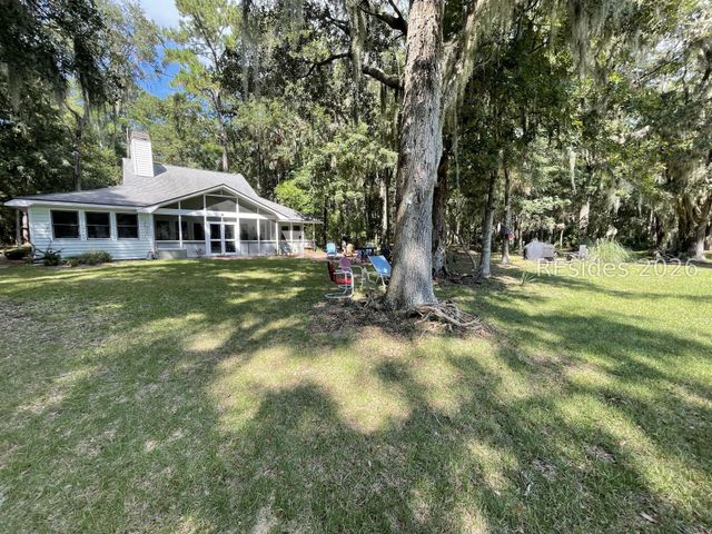 8 Volunteers Rdg, Daufuskie Island, SC 29915