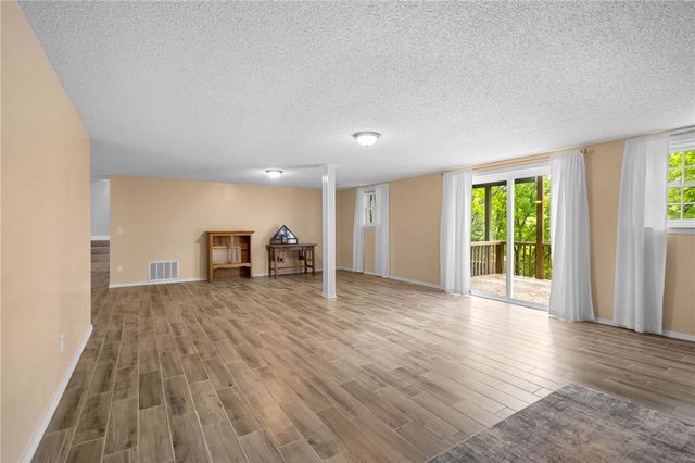 51 Mayfair Drive, Bella Vista, AR 72715