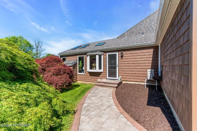 12 Briarhill Road, Holmdel, NJ 07733