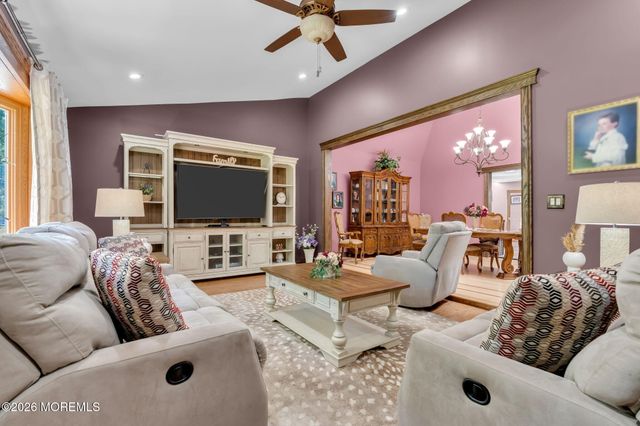 12 Briarhill Road, Holmdel, NJ 07733
