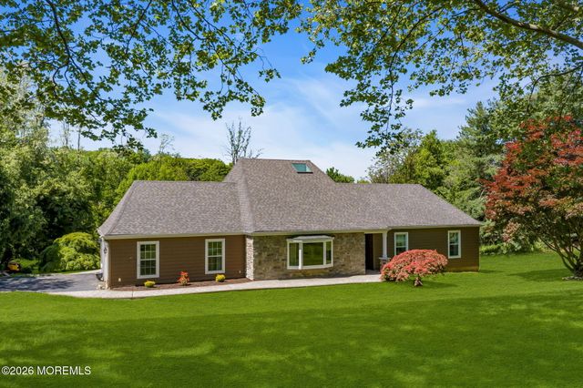 12 Briarhill Road, Holmdel, NJ 07733