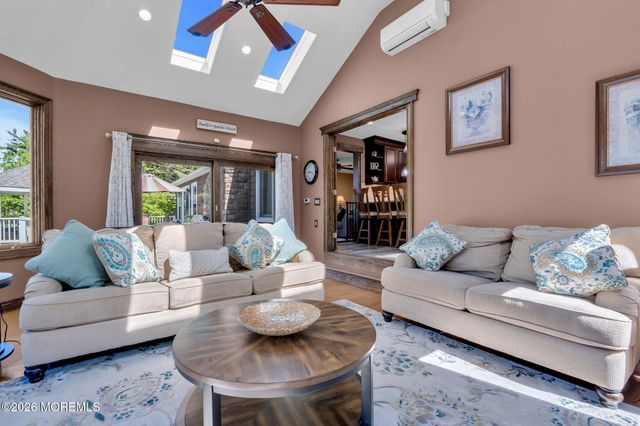 12 Briarhill Road, Holmdel, NJ 07733
