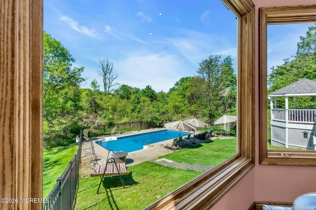 12 Briarhill Road, Holmdel, NJ 07733