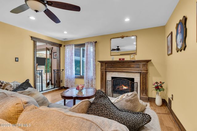 12 Briarhill Road, Holmdel, NJ 07733