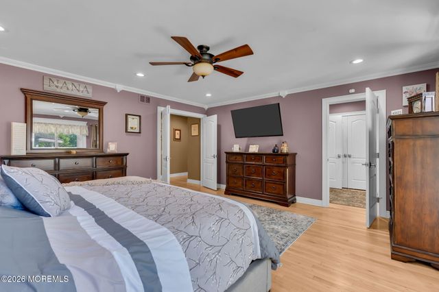 12 Briarhill Road, Holmdel, NJ 07733