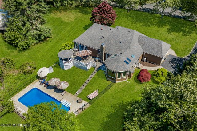 12 Briarhill Road, Holmdel, NJ 07733
